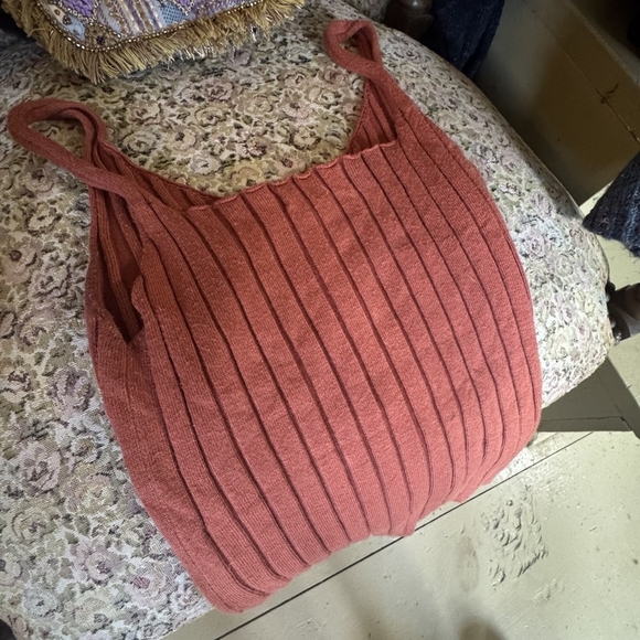 Sleeveless Ribbed Button-Front Tank in Rust - Picture 3 of 4